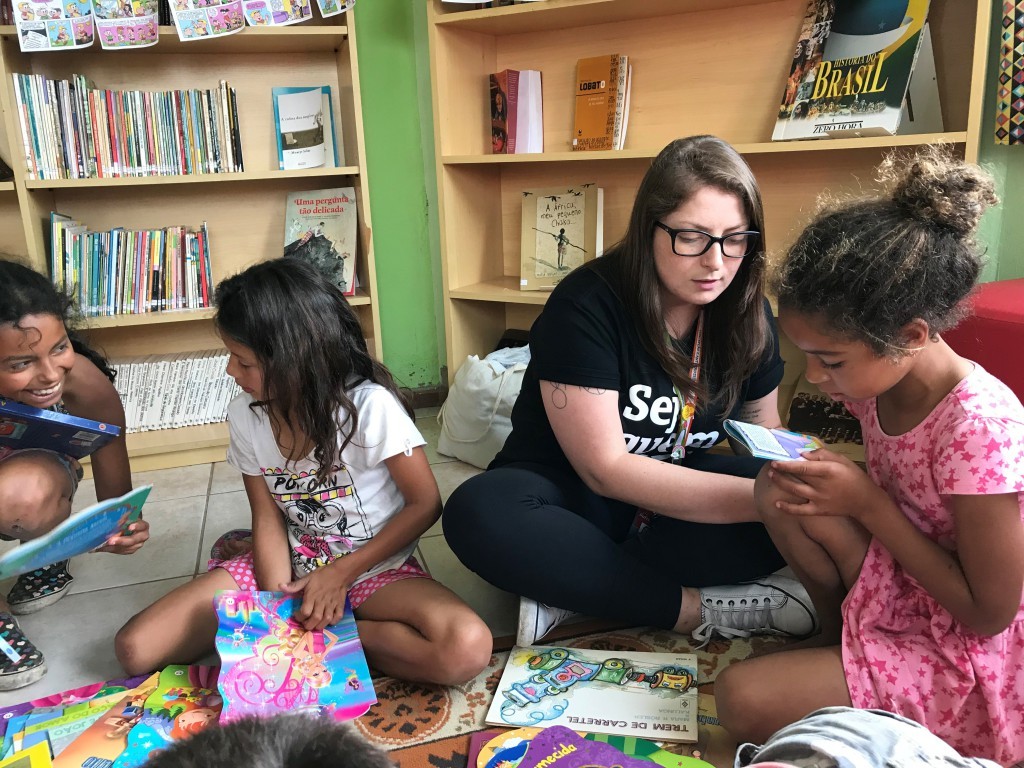 Doação de Livros: Morro da Cruz