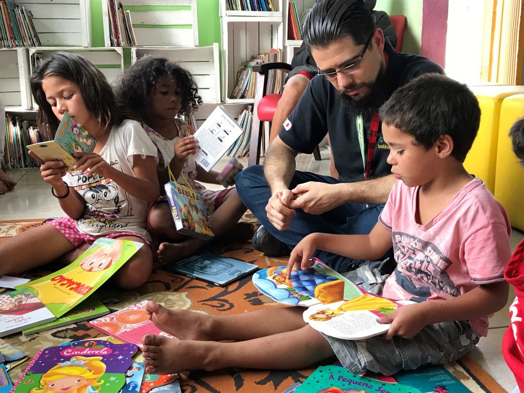 Doação de Livros: Morro da Cruz
