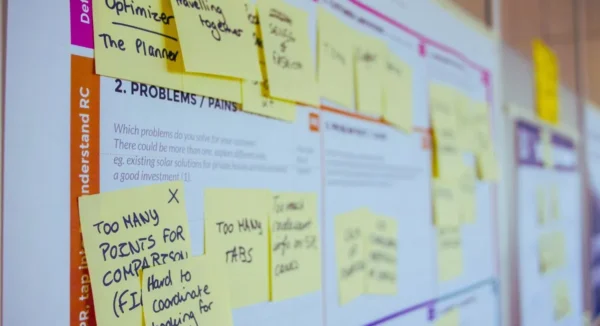 Concepção de produto: principais métodos, etapas e como acelerar o ROI com IA