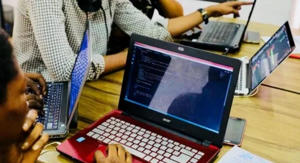 Inovação aberta: guia estratégico para empresas que querem crescer mais rápido