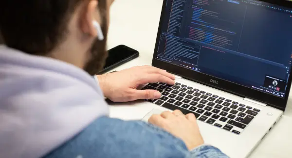 Sustentação de software: como manter e evoluir seus sistemas com IA